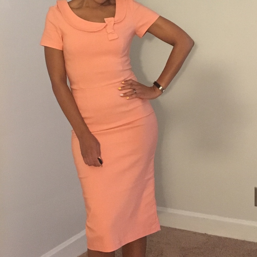 Solid Peach sheath dress with bow